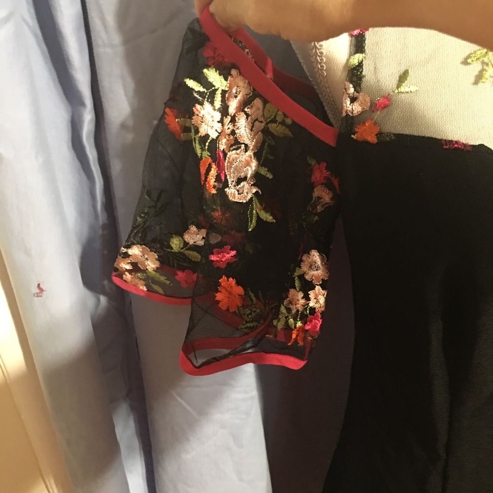 1 LEFT New  floral  embroidered dress - Picture 8 of 8